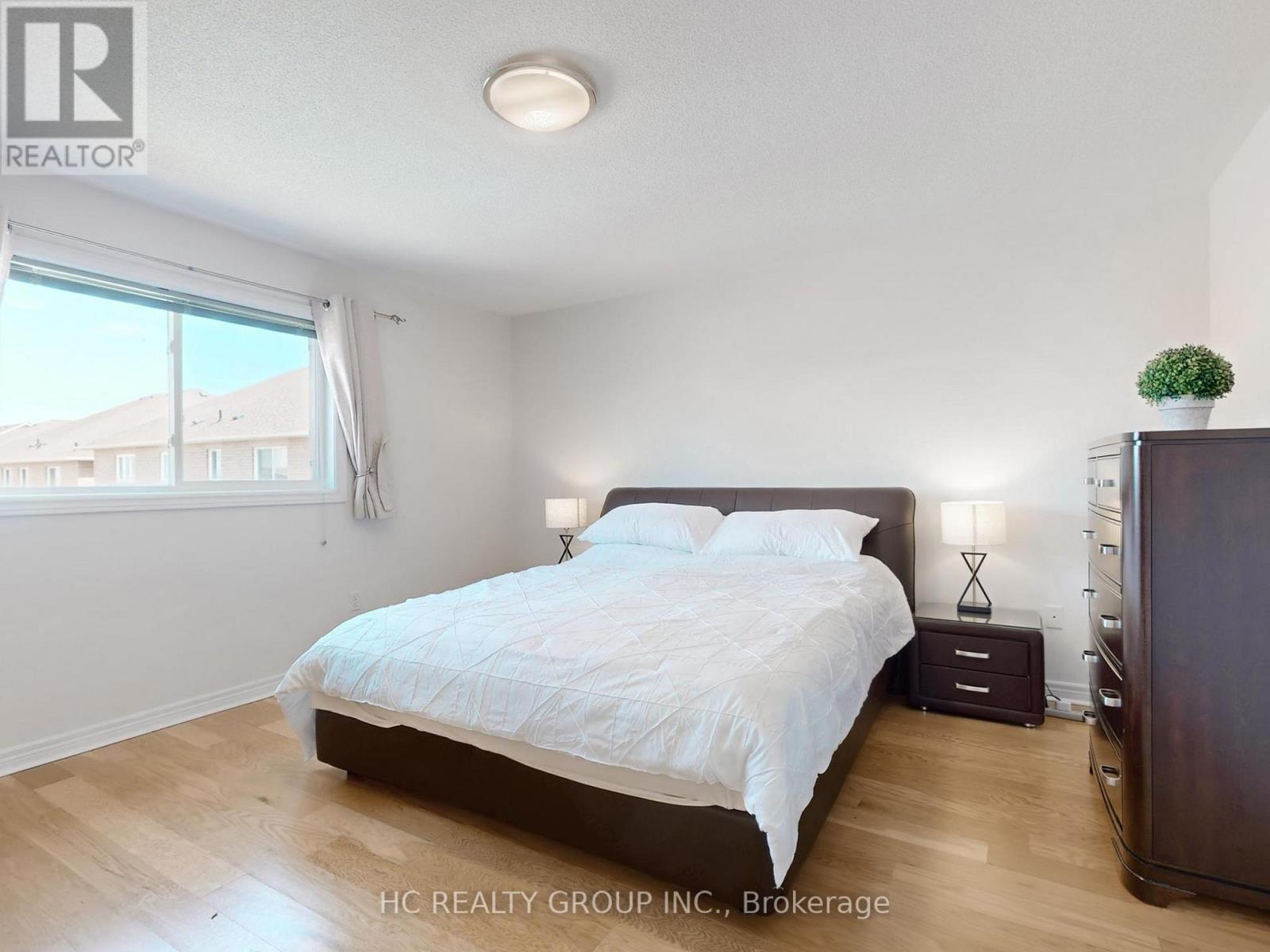 157 Dovetail Drive, Richmond Hill, Ontario  L4E 5A6 - Photo 12 - N13031484