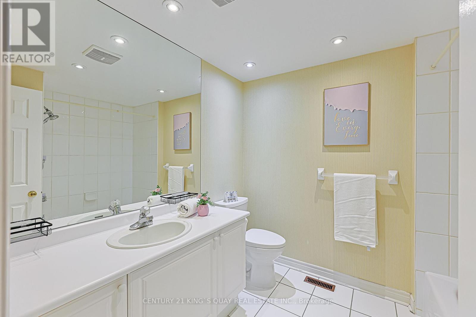 15 Queens Plate Drive, Markham, Ontario  L6C 2A9 - Photo 17 - N13031486