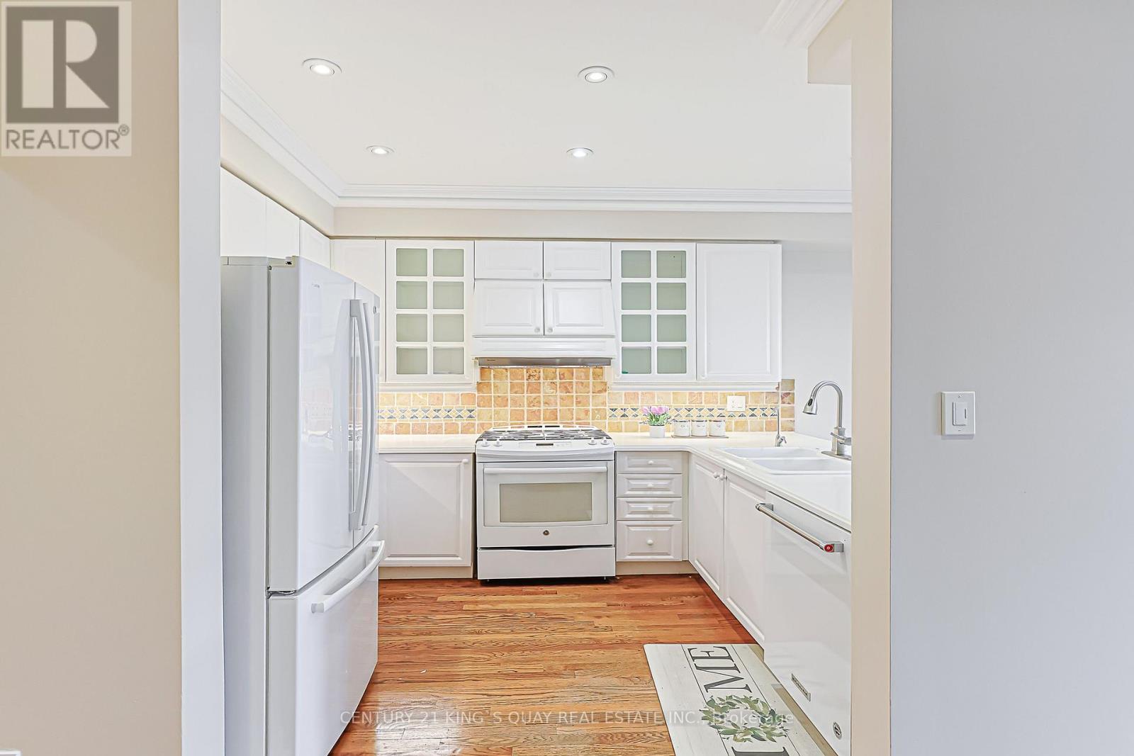 15 Queens Plate Drive, Markham, Ontario  L6C 2A9 - Photo 8 - N13031486