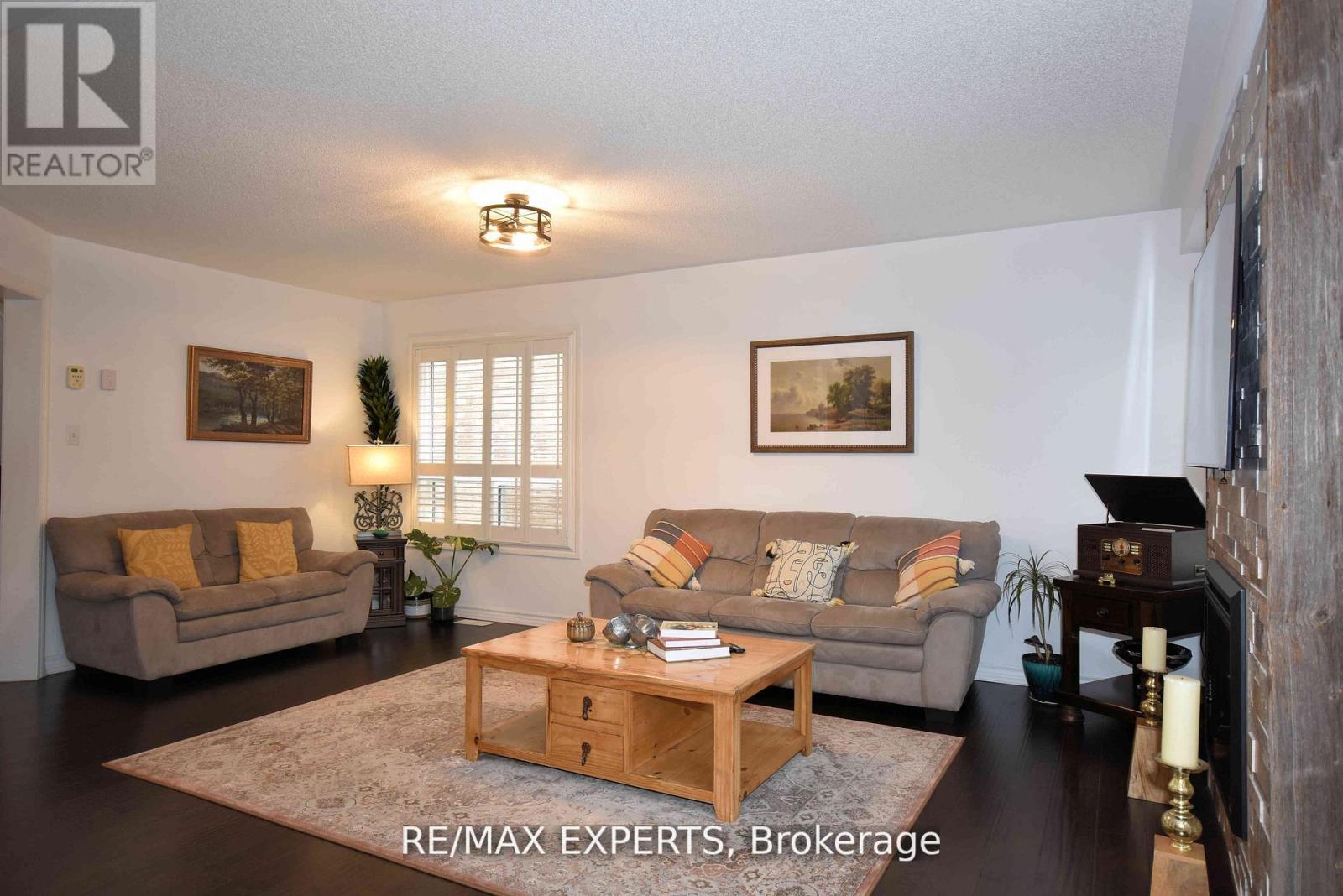 136 Donald Stewart Crescent, East Gwillimbury (Mt Albert), Ontario  L0G 1M0 - Photo 9 - N13031506