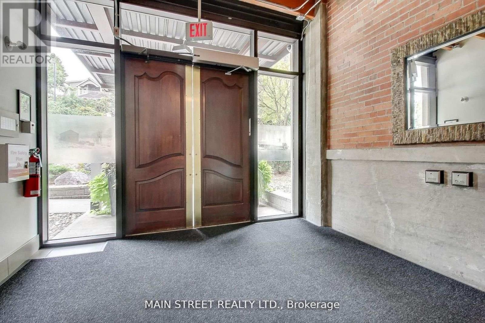 310 - 543 Timothy Street W, Newmarket (Central Newmarket), Ontario  L3Y 1R1 - Photo 4 - N13031564