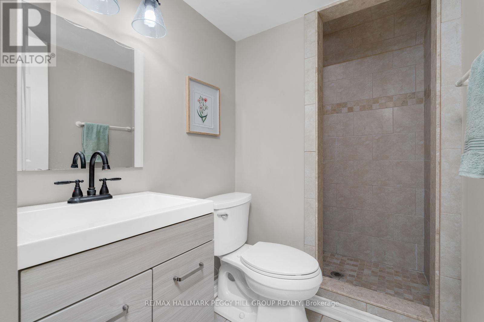 67 Forest Dale Drive, Barrie (Little Lake), Ontario  L4M 6M9 - Photo 14 - S13031298