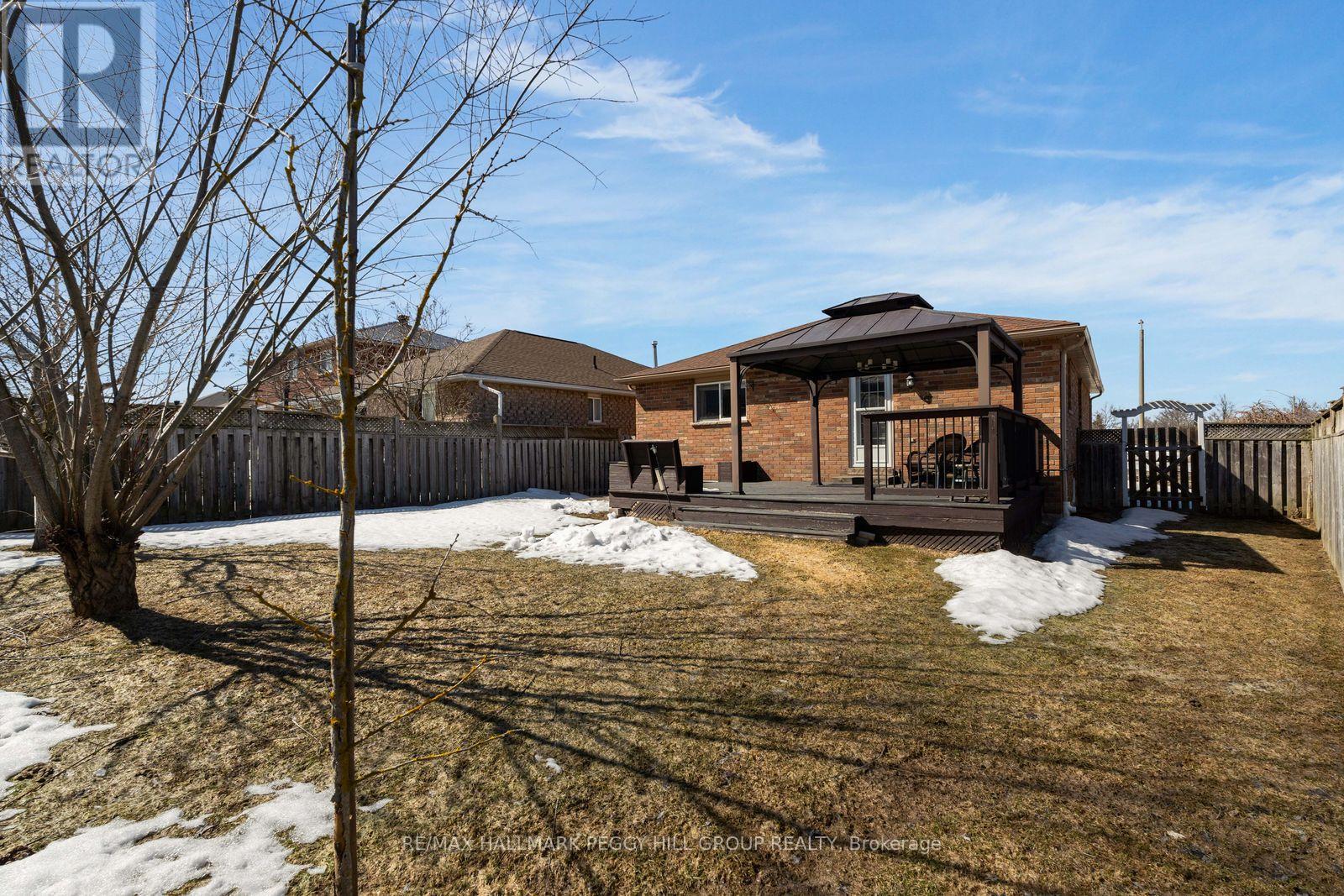 67 Forest Dale Drive, Barrie (Little Lake), Ontario  L4M 6M9 - Photo 17 - S13031298