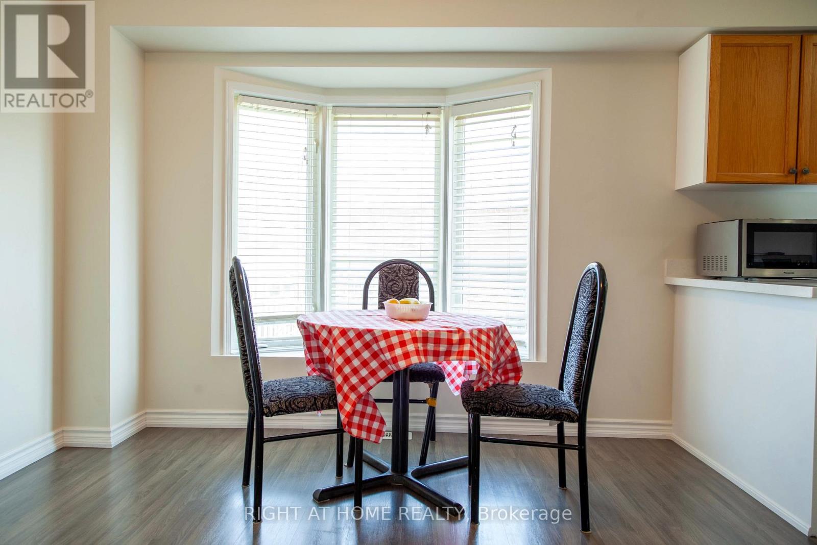 68 Trevino Circle, Barrie, Ontario  L4M 6T9 - Photo 4 - S13031352