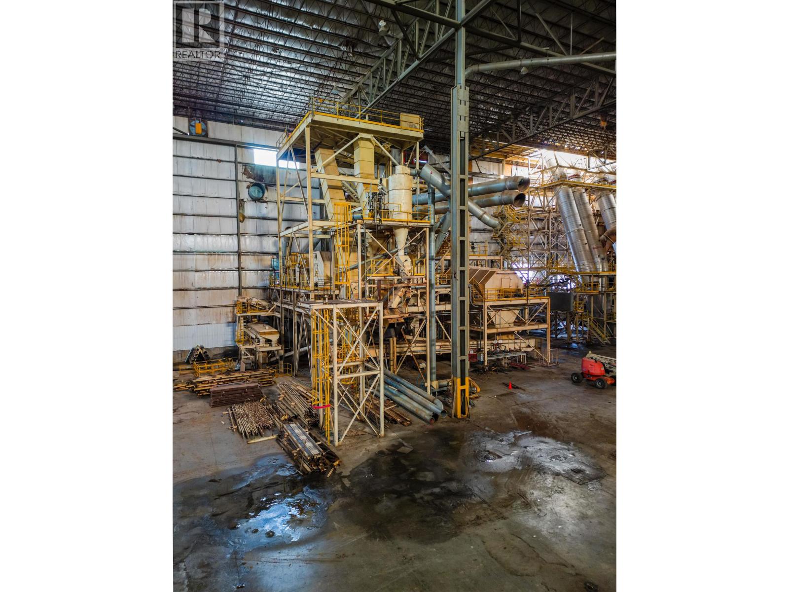 2843 Alaska Highway, Fort Nelson, British Columbia  V0C 1R0 - Photo 10 - C8077882