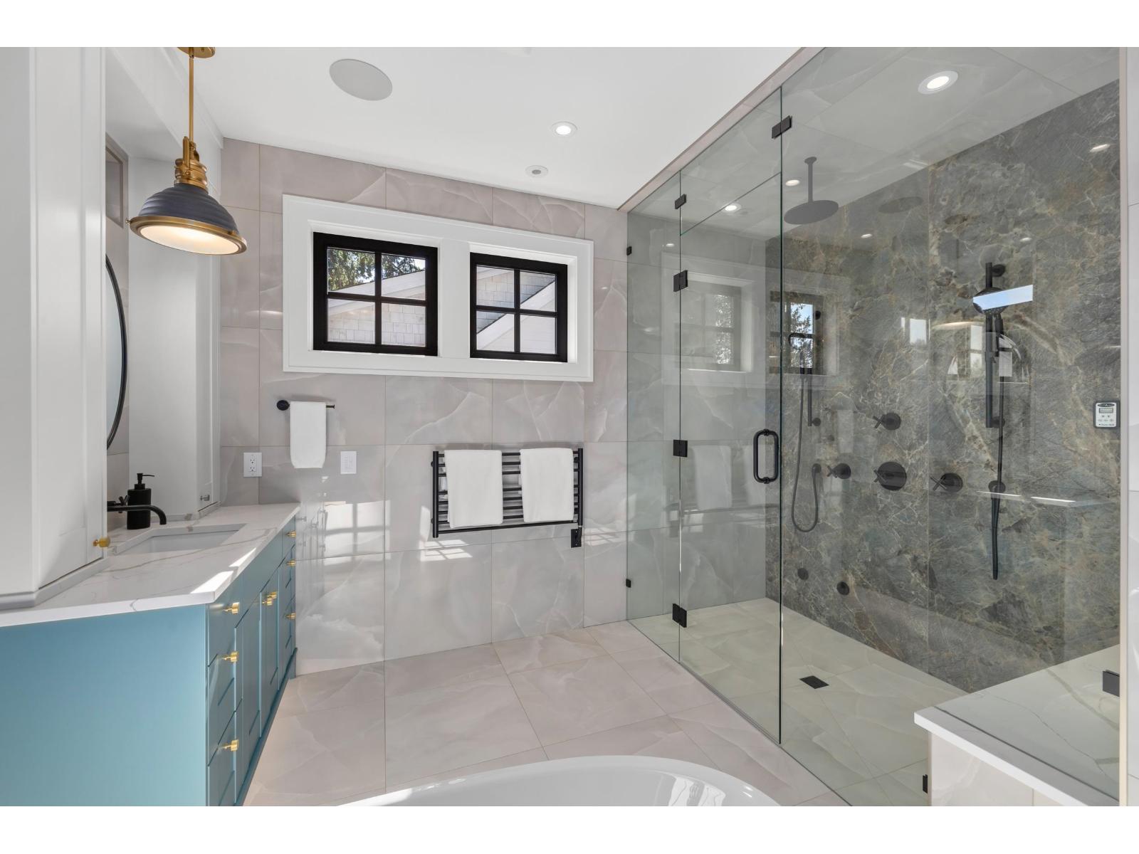 2422 Christopherson Road, Surrey, British Columbia  V4A 5W2 - Photo 12 - R3114591