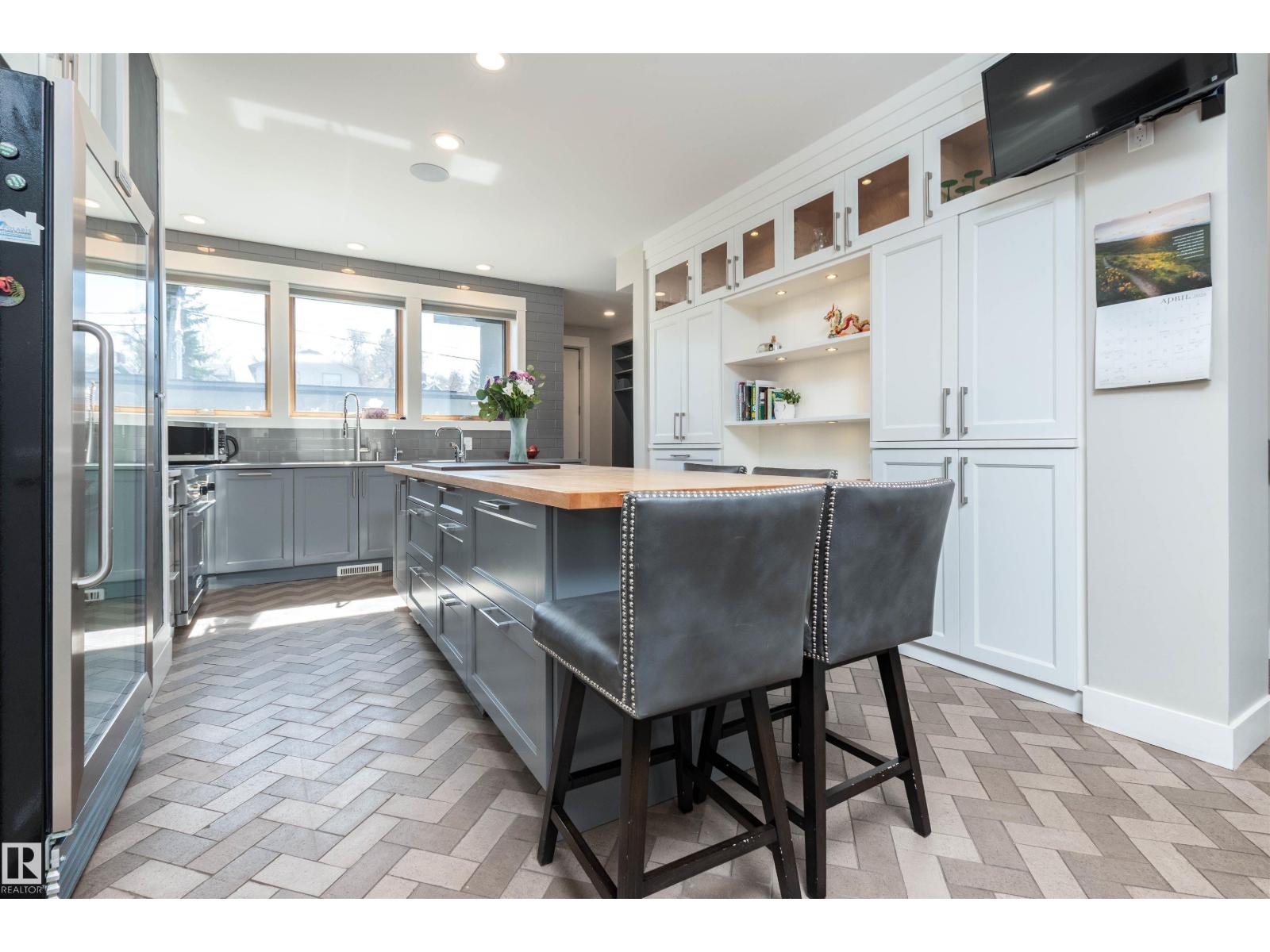 9629 84 Av Nw, Edmonton, Alberta  T6C 1E7 - Photo 9 - E4483537