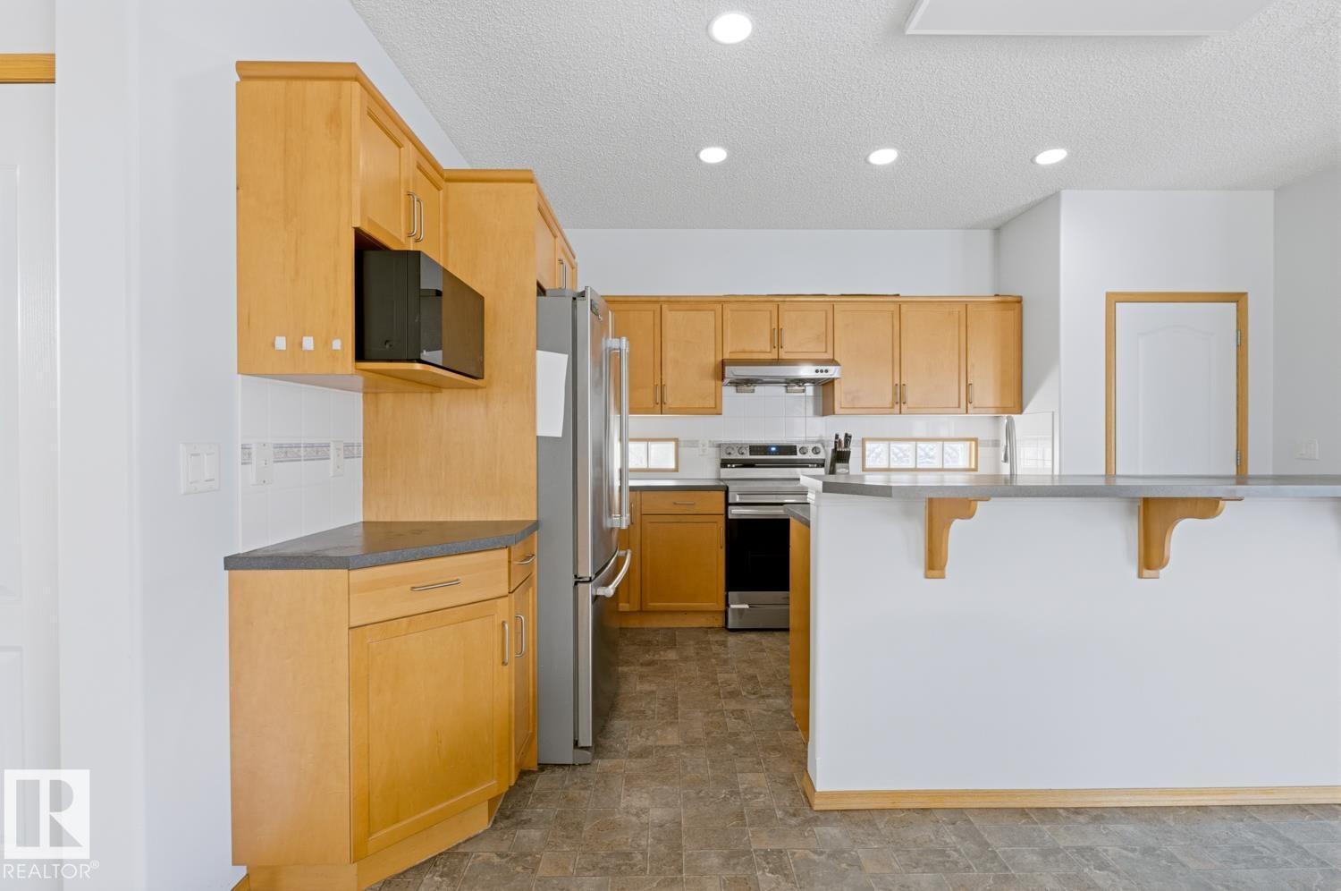 9904 144 Av Nw, Edmonton, Alberta  T5E 6M5 - Photo 6 - E4483532