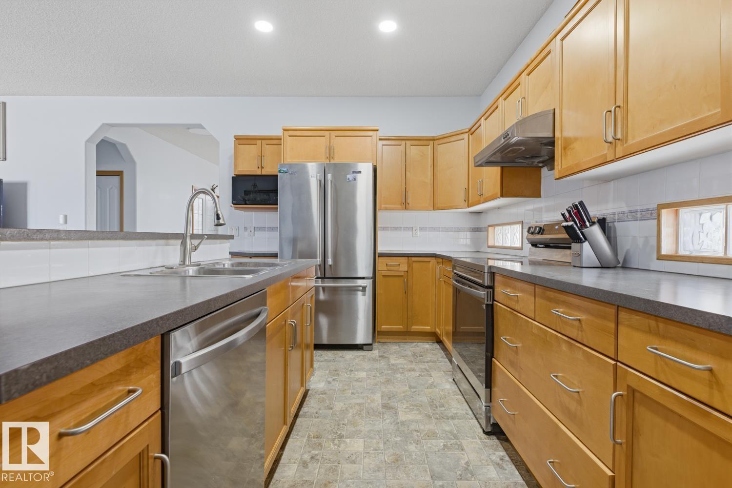 9904 144 Av Nw, Edmonton, Alberta  T5E 6M5 - Photo 7 - E4483532