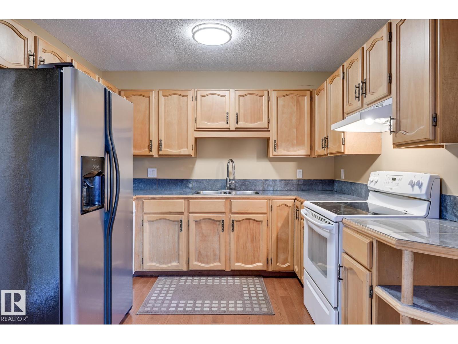 10634 158 Av Nw, Edmonton, Alberta  T5X 4H5 - Photo 3 - E4483536