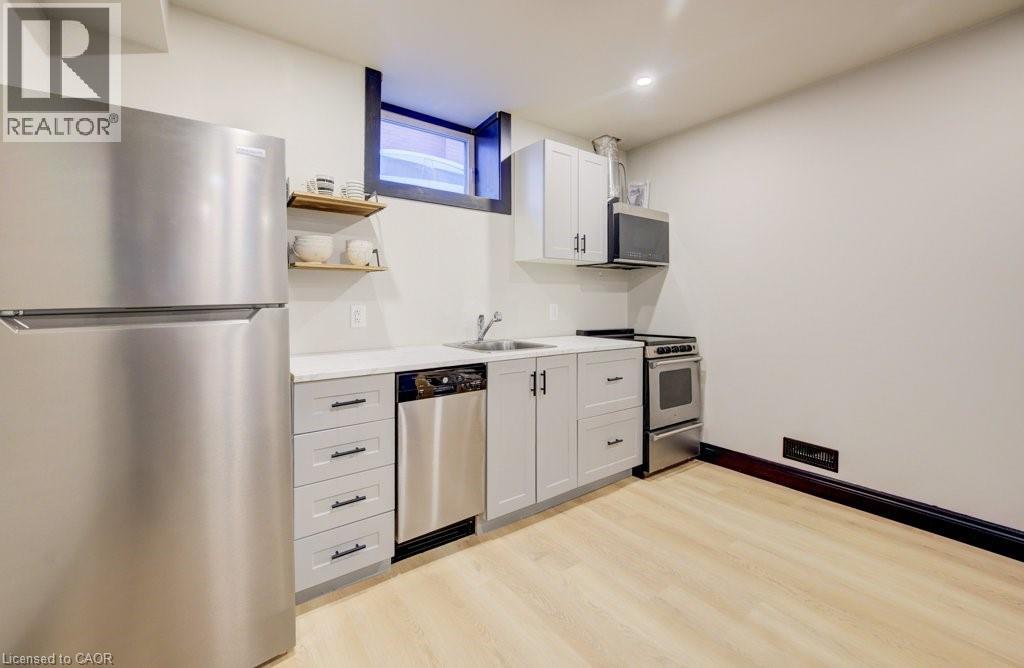 8 Spring Street E, Waterloo, Ontario  N2J 2L8 - Photo 39 - 40823288