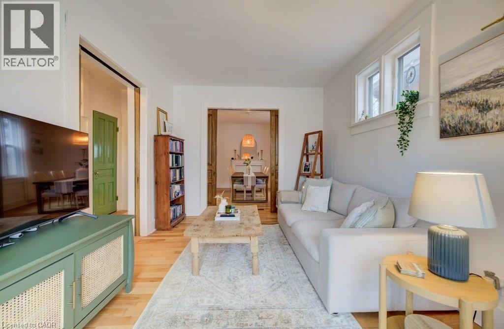 8 Spring Street E, Waterloo, Ontario  N2J 2L8 - Photo 10 - 40823288