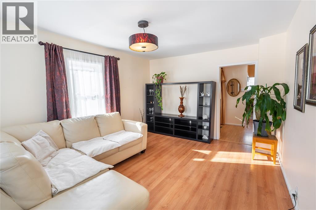 173 Cotterbury Street, Sarnia, Ontario  N7T 6M2 - Photo 2 - 26002408