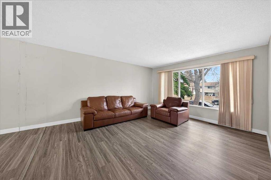 4748 Rundlehorn Drive Ne, Calgary, Alberta  t1y 2n4 - Photo 8 - A2302030