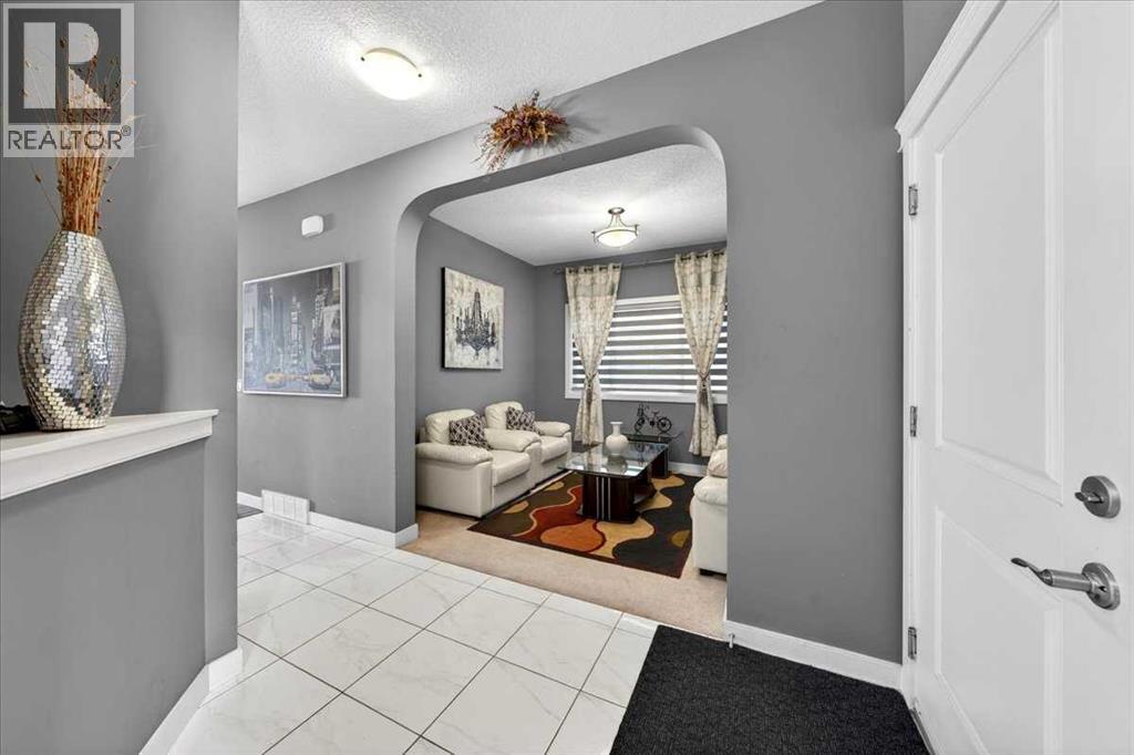 72 Redstone Drive Ne, Calgary, Alberta  t3n 0n2 - Photo 5 - A2302604