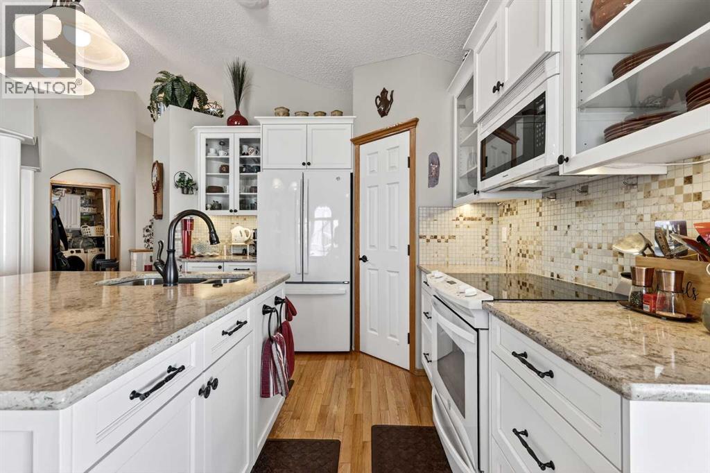 81 Chaparral Villas Se, Calgary, Alberta  T2X 3N6 - Photo 4 - A2303298