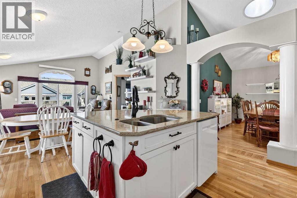 81 Chaparral Villas Se, Calgary, Alberta  T2X 3N6 - Photo 2 - A2303298