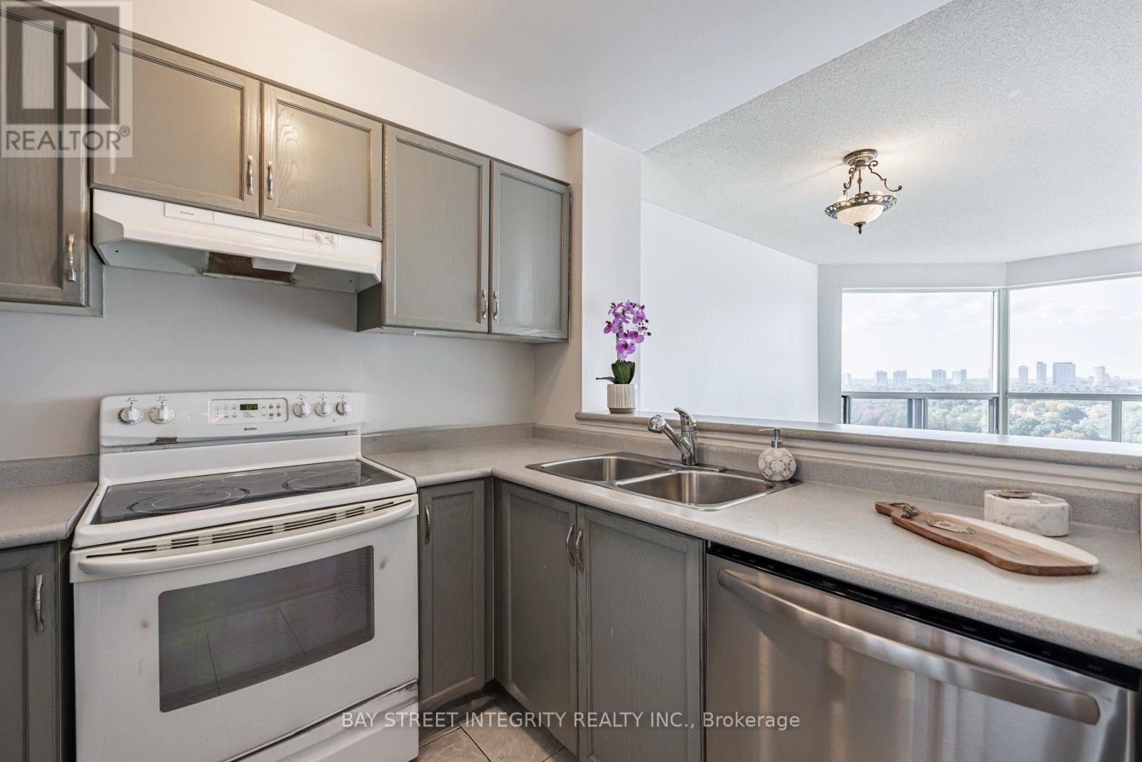 1606 - 2177 Burnhamthorpe Road W, Mississauga, Ontario  L5L 5P9 - Photo 15 - W13031290