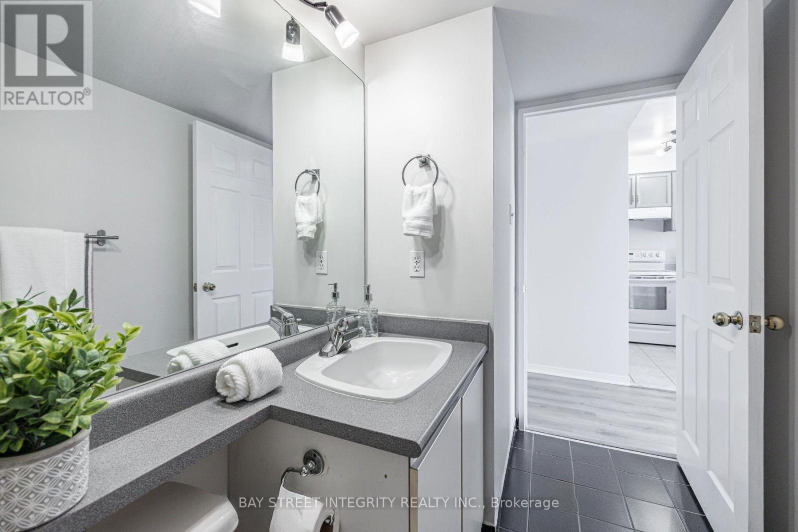 1606 - 2177 Burnhamthorpe Road W, Mississauga, Ontario  L5L 5P9 - Photo 21 - W13031290