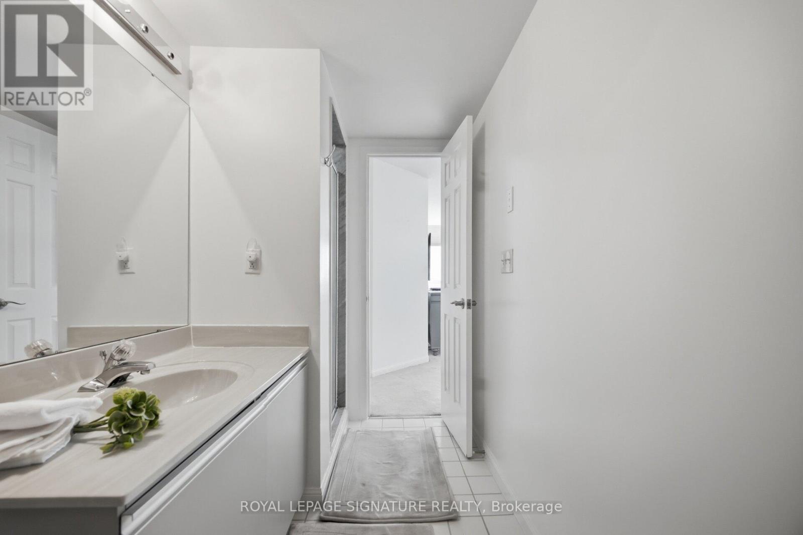 2310 - 55 Kingsbridge Garden Circle, Mississauga, Ontario  L5R 1Y1 - Photo 18 - W13031368