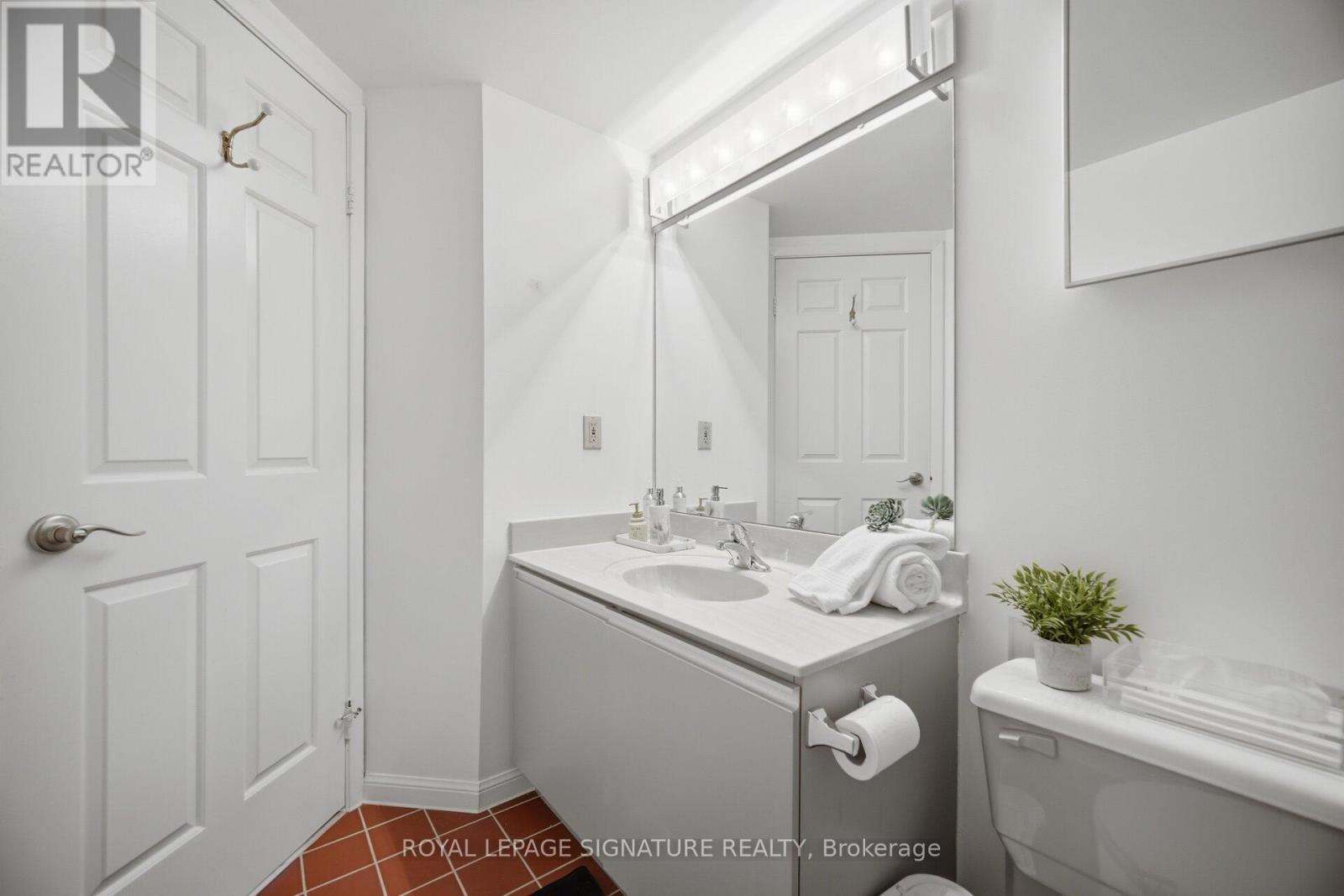 2310 - 55 Kingsbridge Garden Circle, Mississauga, Ontario  L5R 1Y1 - Photo 23 - W13031368