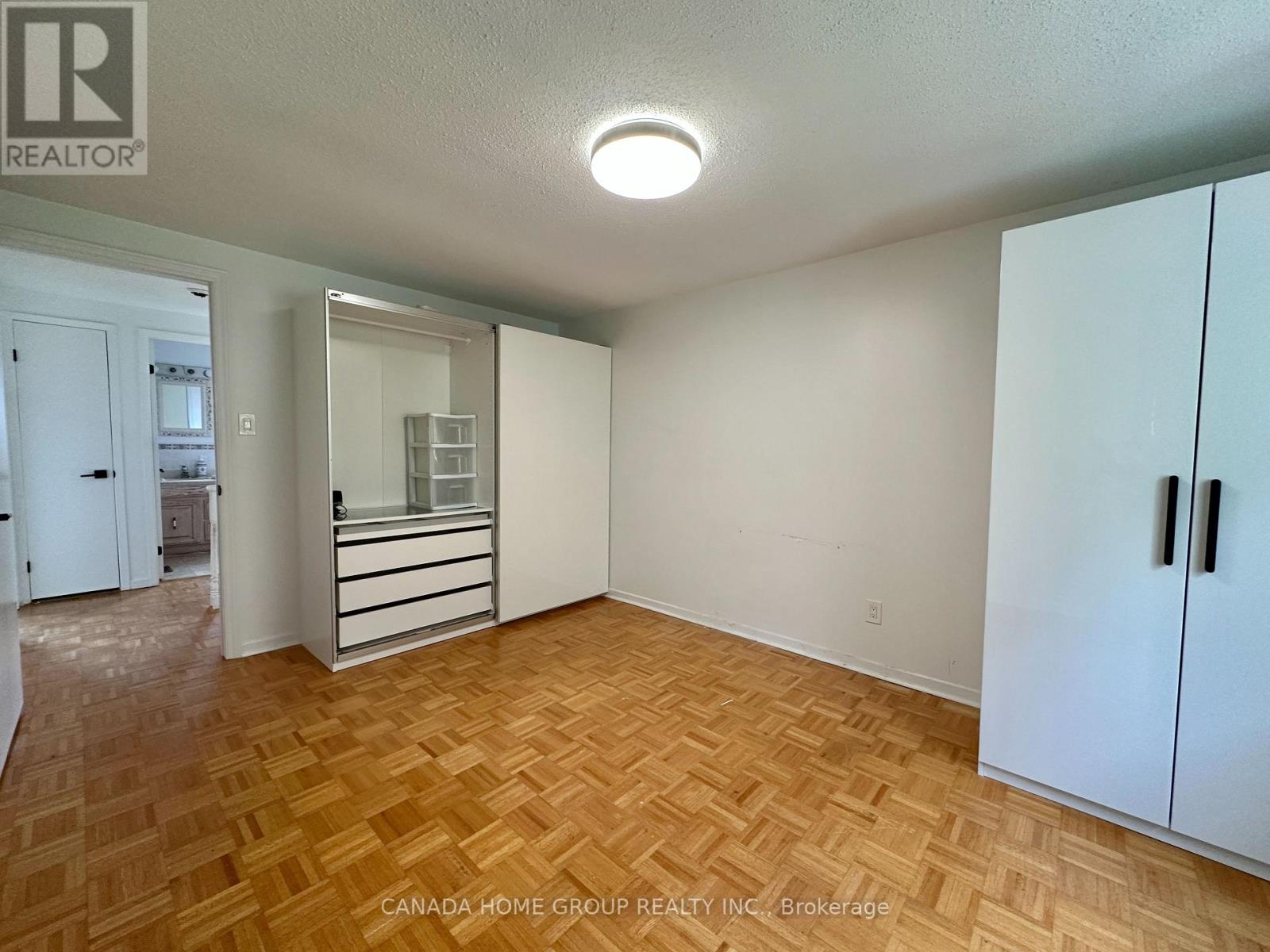 303 Riel Drive, Mississauga, Ontario  L5B 3K1 - Photo 14 - W13031398