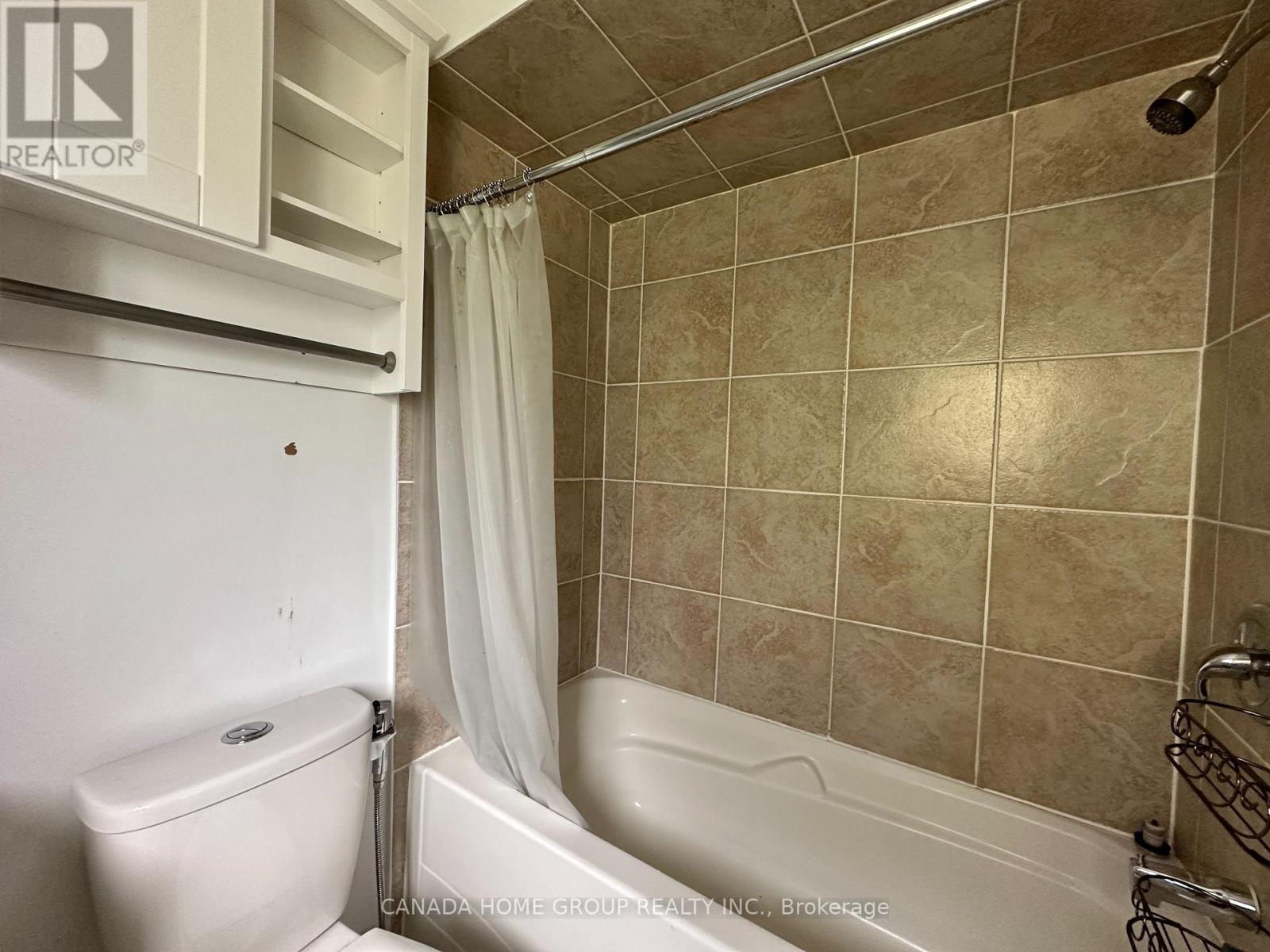 303 Riel Drive, Mississauga, Ontario  L5B 3K1 - Photo 15 - W13031398