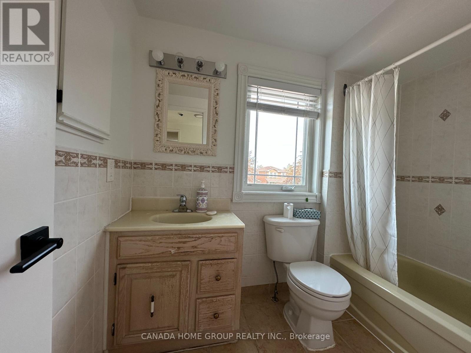 303 Riel Drive, Mississauga, Ontario  L5B 3K1 - Photo 17 - W13031398