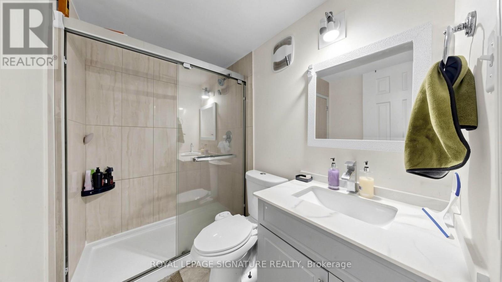 15 Gainsborough Road, Brampton, Ontario  L6S 1X2 - Photo 6 - W13031432