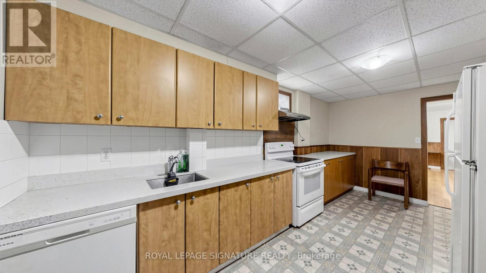 15 Gainsborough Road, Brampton, Ontario  L6S 1X2 - Photo 9 - W13031432