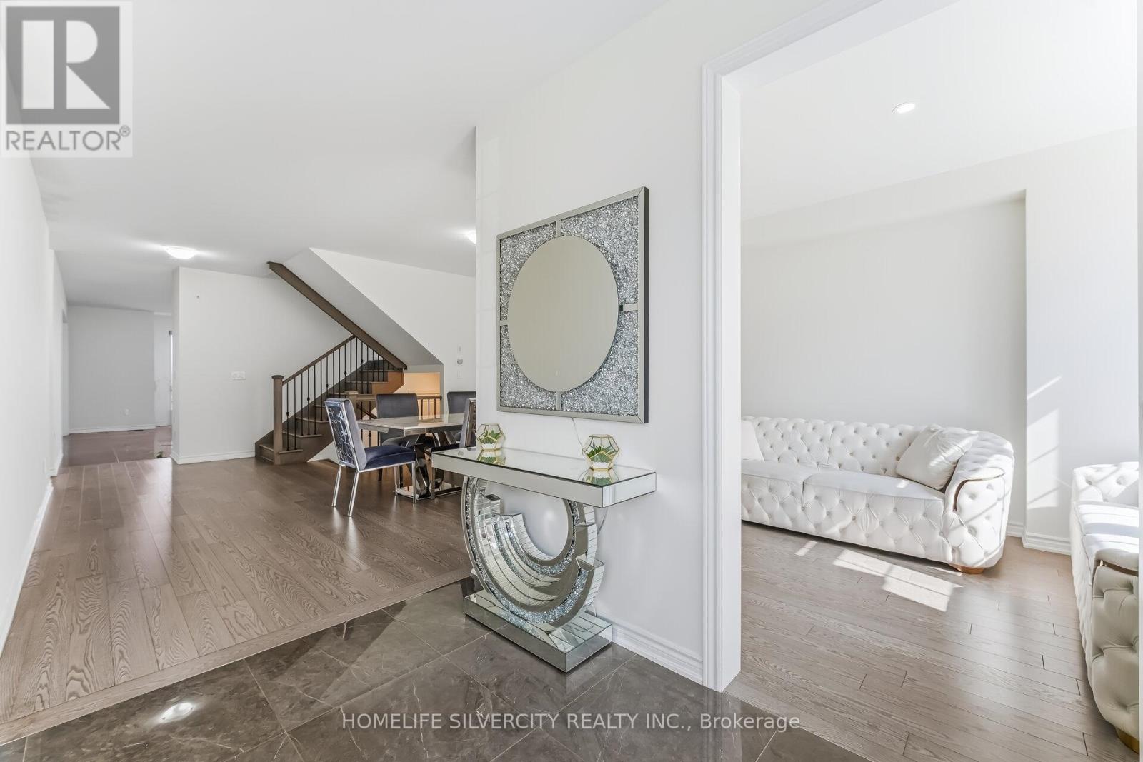 30 Tiger Crescent, Brampton, Ontario  L6R 4C1 - Photo 4 - W13031442