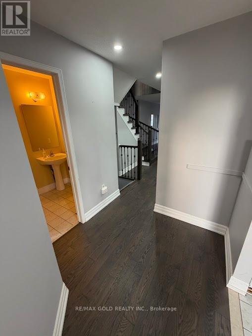 20 Ridge Valley Court, Brampton, Ontario  L6X 4M9 - Photo 4 - W13031478