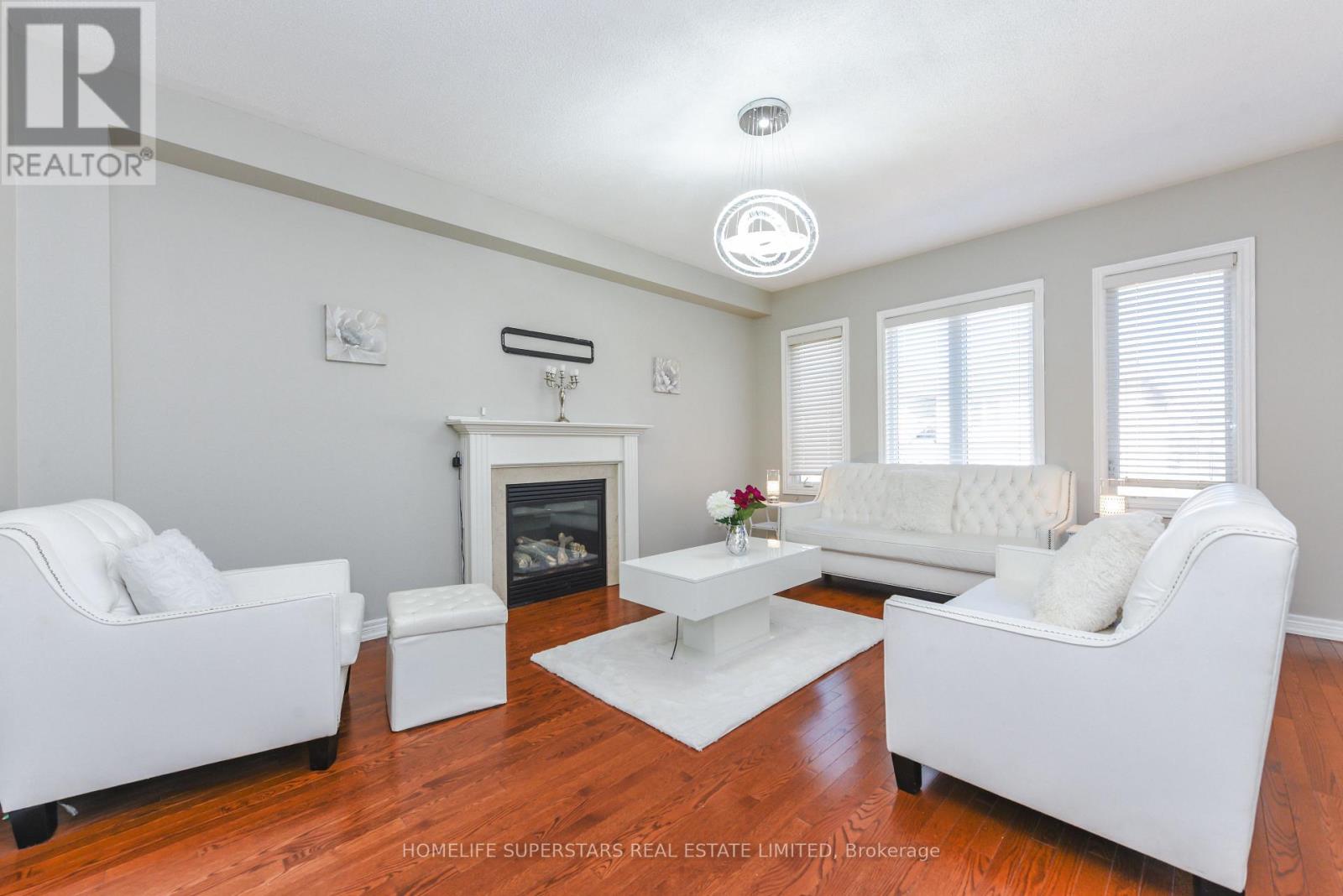 5 Amy Avenue, Brampton, Ontario  L6P 3L7 - Photo 2 - W13031508