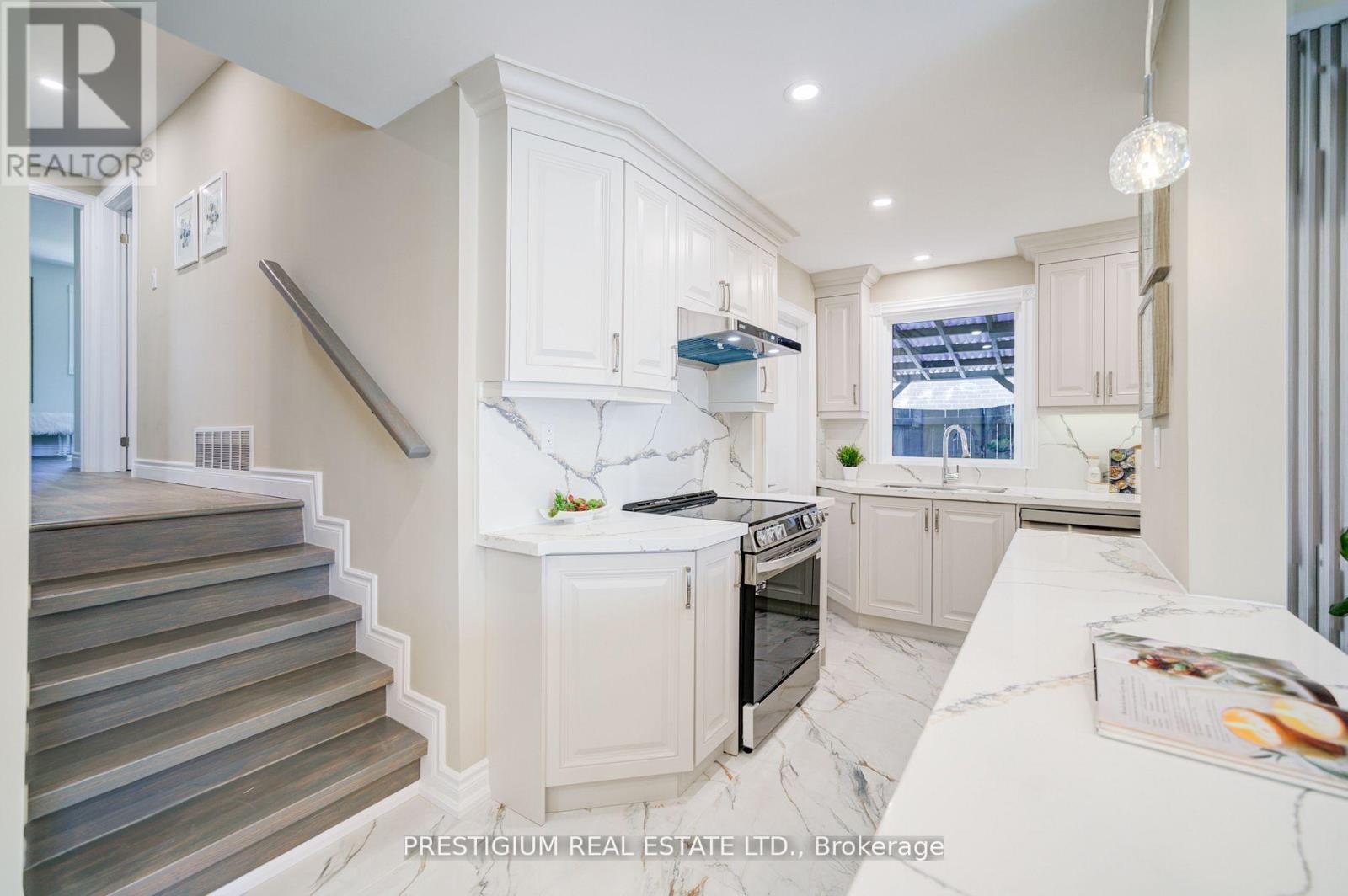 Upper Level - 6 Willis Drive, Brampton, Ontario  L6W 1A9 - Photo 14 - W13031516