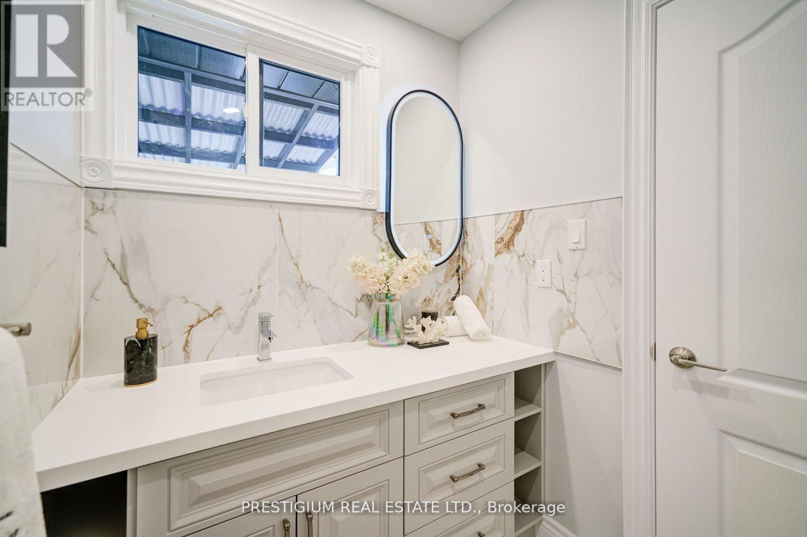 Upper Level - 6 Willis Drive, Brampton, Ontario  L6W 1A9 - Photo 19 - W13031516