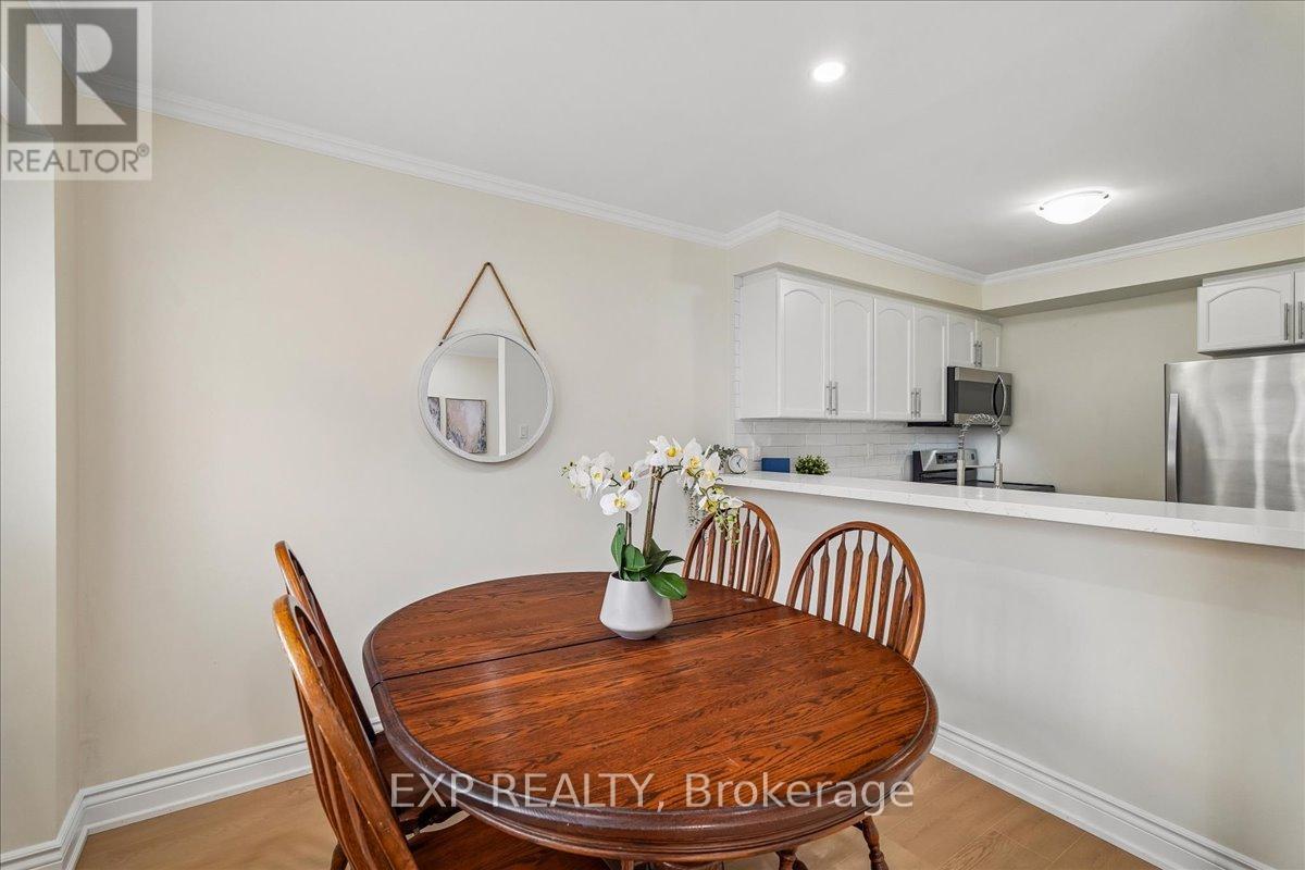 72 - 1556 Lancaster Drive, Oakville, Ontario  L6H 2Z4 - Photo 10 - W13031528