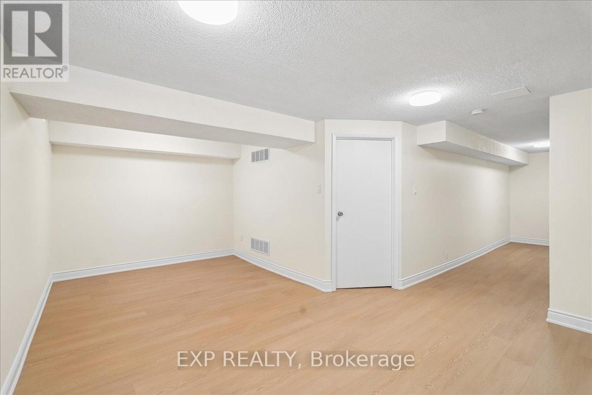 72 - 1556 Lancaster Drive, Oakville, Ontario  L6H 2Z4 - Photo 28 - W13031528