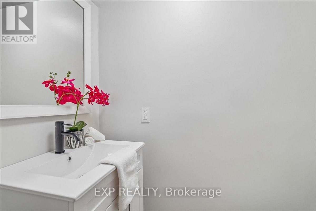 72 - 1556 Lancaster Drive, Oakville, Ontario  L6H 2Z4 - Photo 29 - W13031528