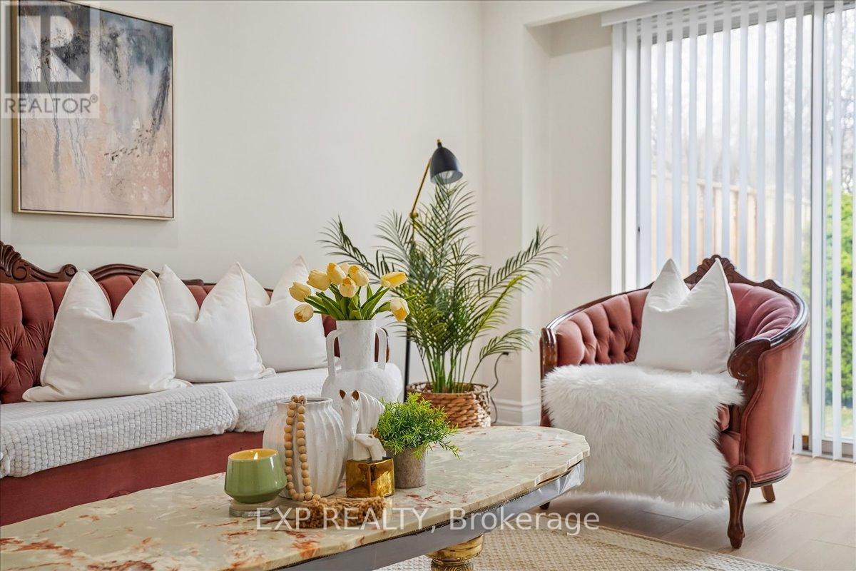 72 - 1556 Lancaster Drive, Oakville, Ontario  L6H 2Z4 - Photo 7 - W13031528