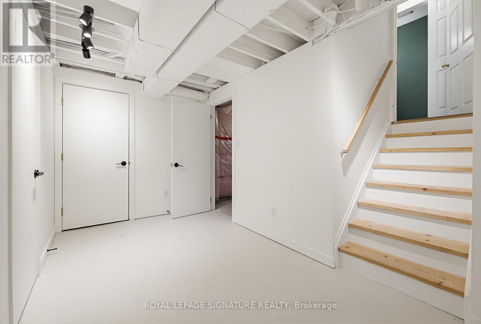 465 Pondview Place, Oakville, Ontario  L6H 6S4 - Photo 39 - W13031554