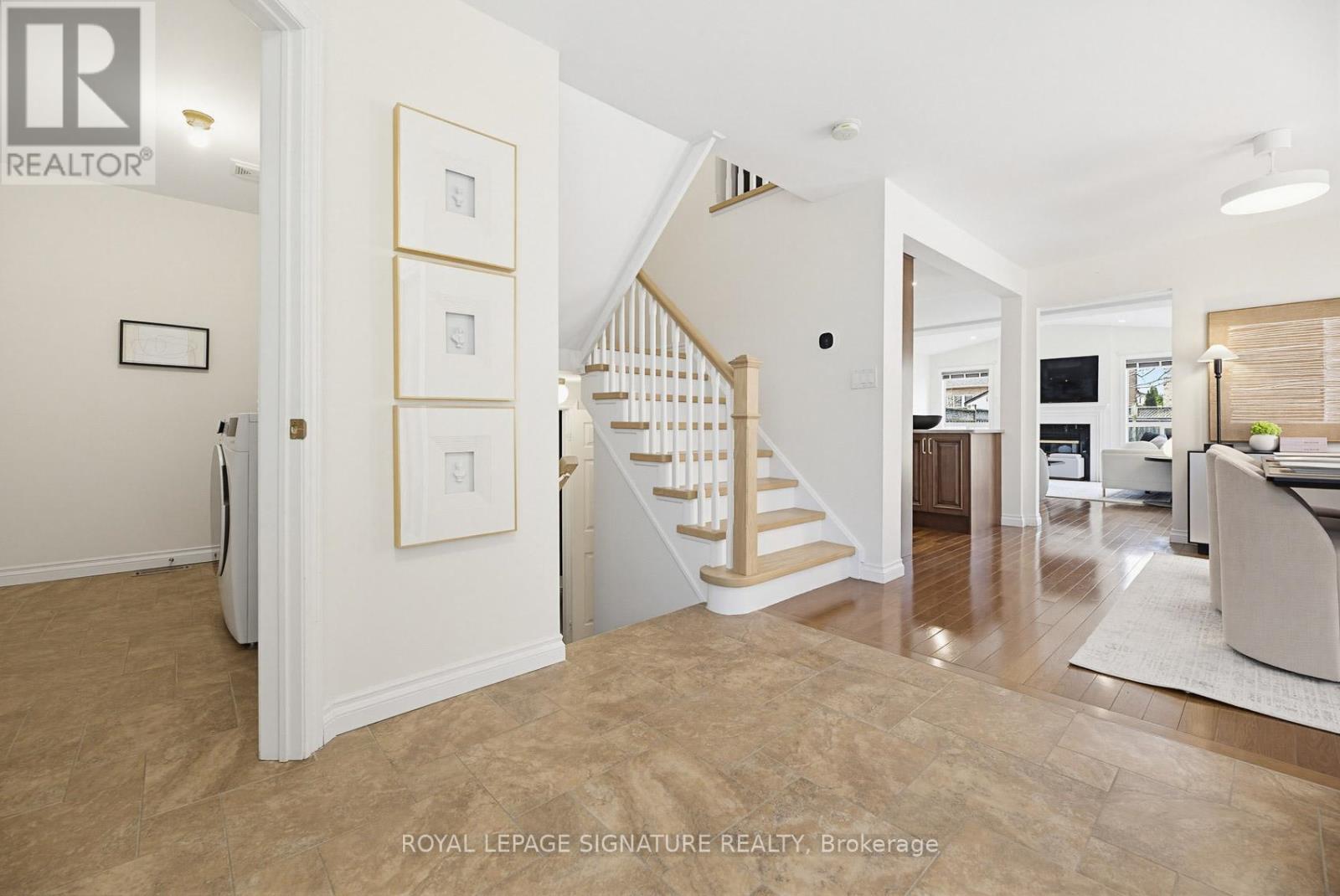 465 Pondview Place, Oakville, Ontario  L6H 6S4 - Photo 5 - W13031554