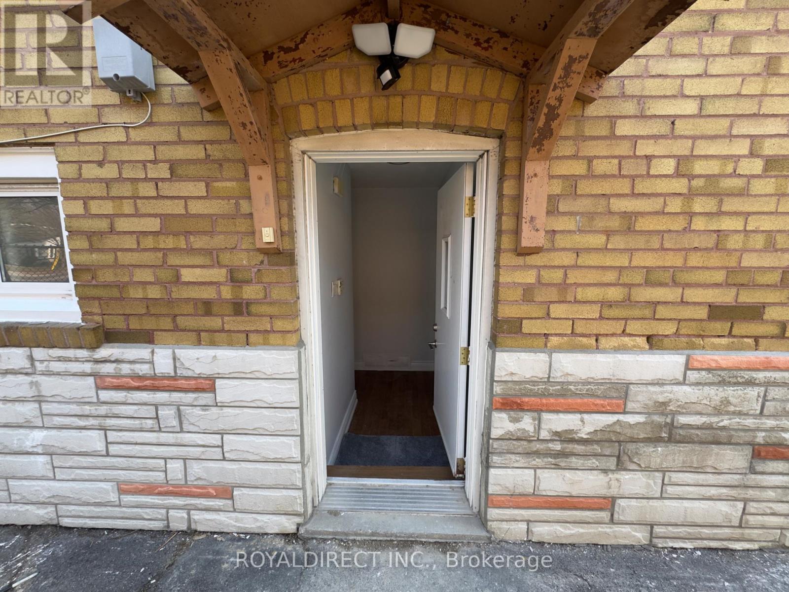 3261 Lawrence Avenue E, Toronto, Ontario  M1H 1A5 - Photo 3 - E12882224