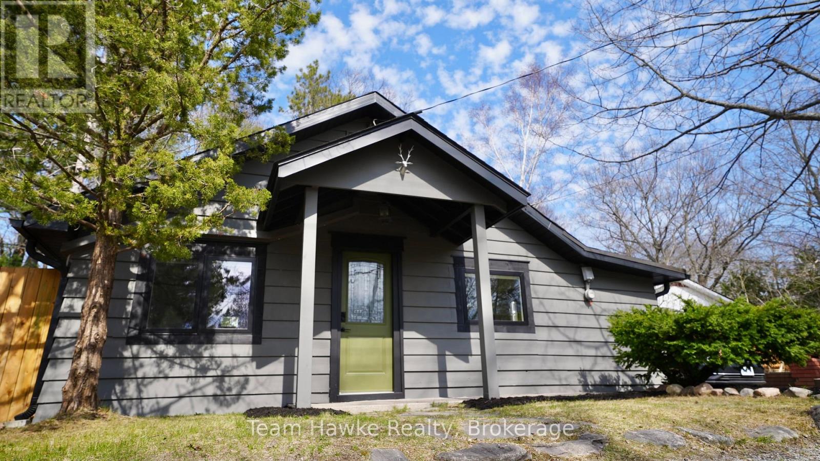 283 Tiny Beaches Road S, Tiny, Ontario  L0L 2J0 - Photo 4 - S12946308