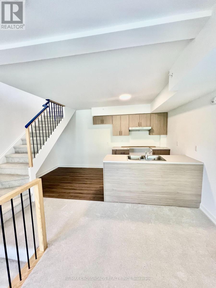 #9 - 300 Railway Engine House Way Street, Whitby, Ontario  L1N 0P7 - Photo 4 - E12996150