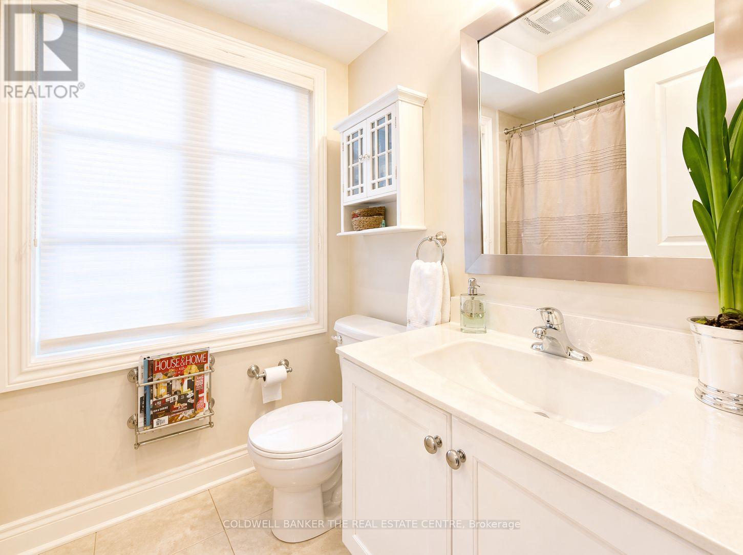 10 Powseland Crescent, Vaughan, Ontario  L4L 0C5 - Photo 12 - N12904748