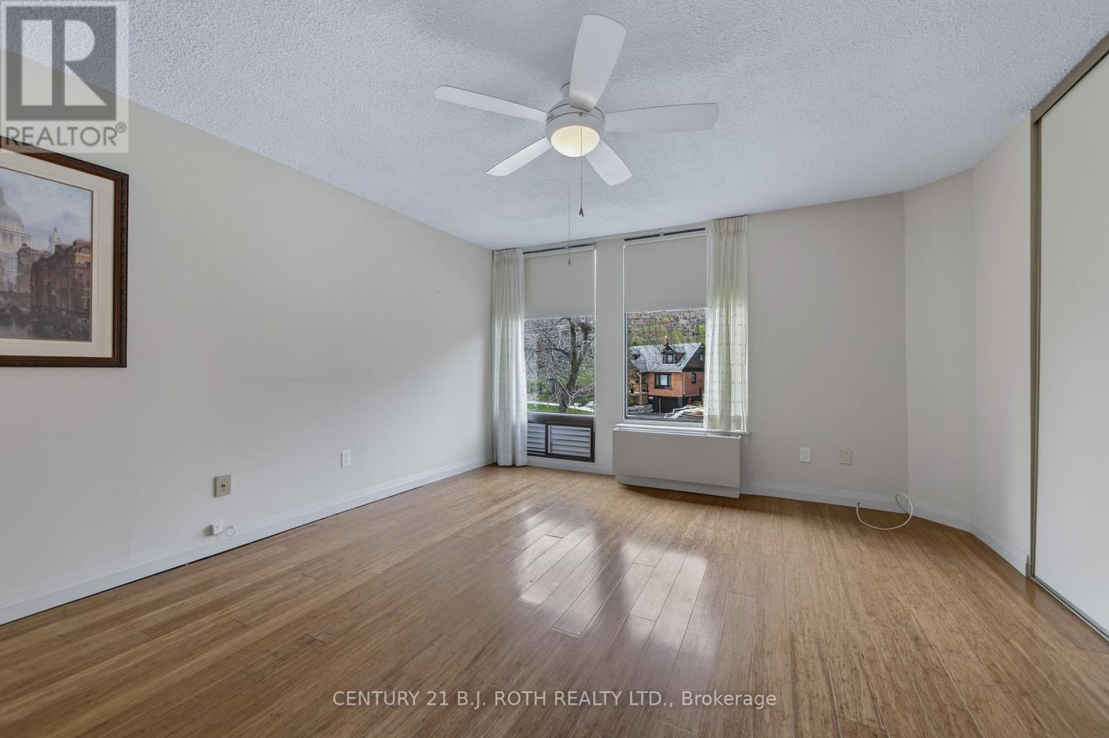 301 - 181 Collier Street, Barrie, Ontario  L4M 5L6 - Photo 17 - S12843760