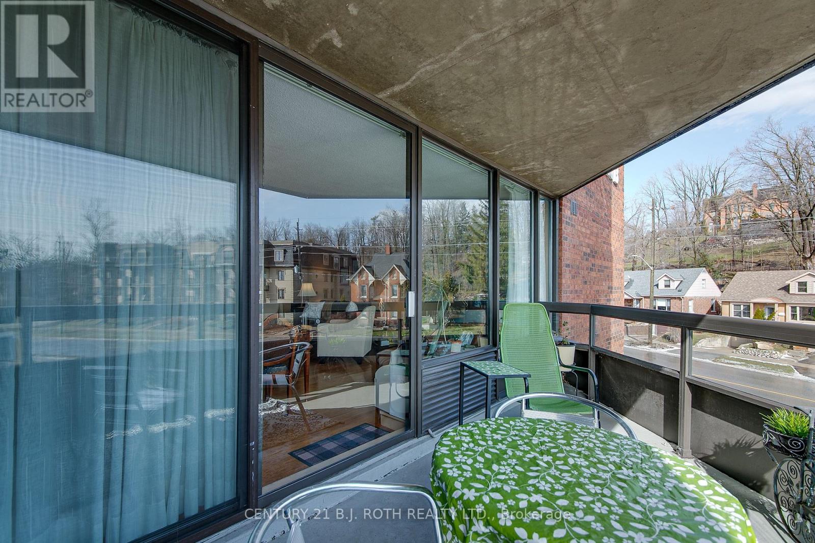 301 - 181 Collier Street, Barrie, Ontario  L4M 5L6 - Photo 22 - S12843760