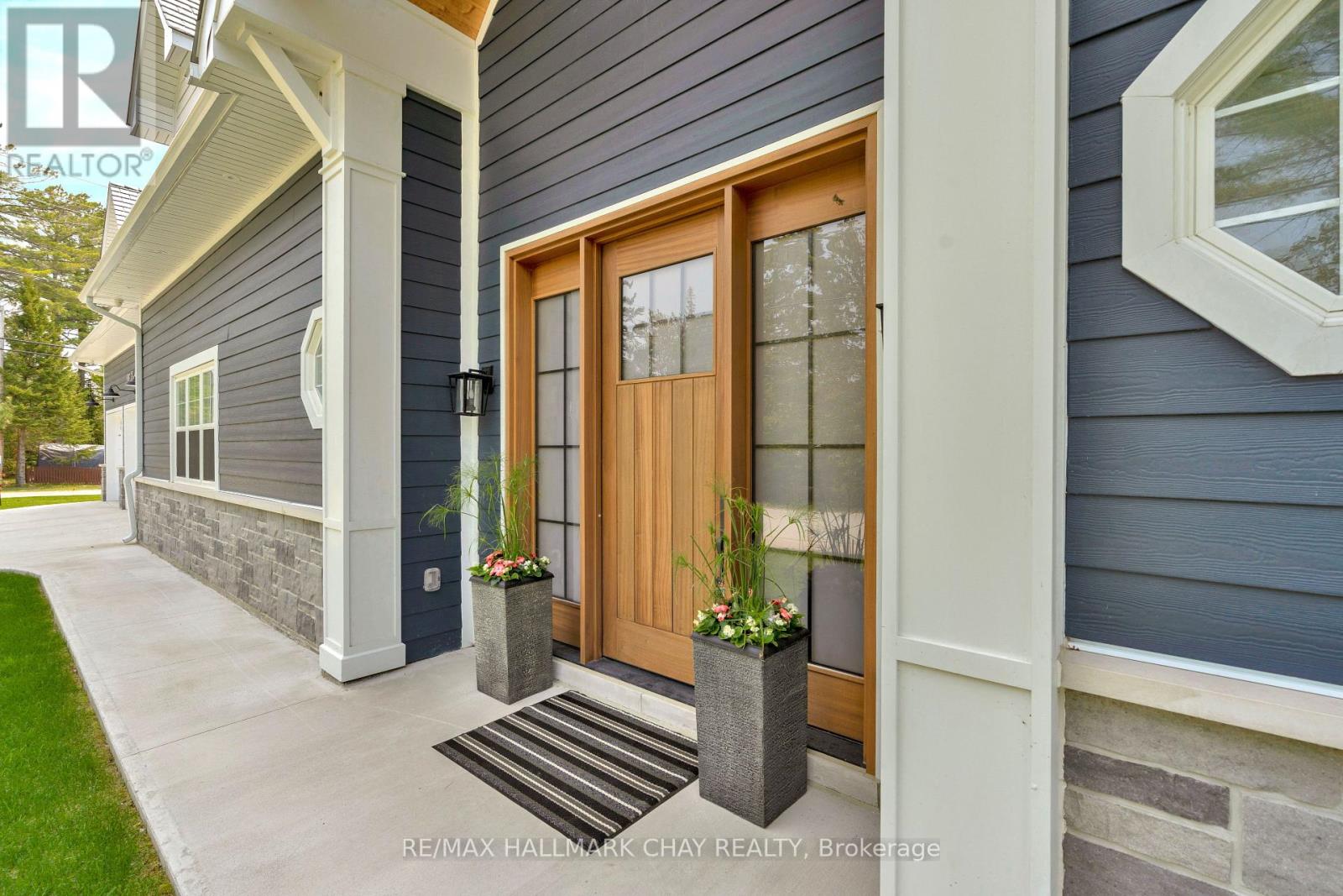 395 Eastdale Drive, Wasaga Beach, Ontario  L9Z 2P4 - Photo 6 - S12910050