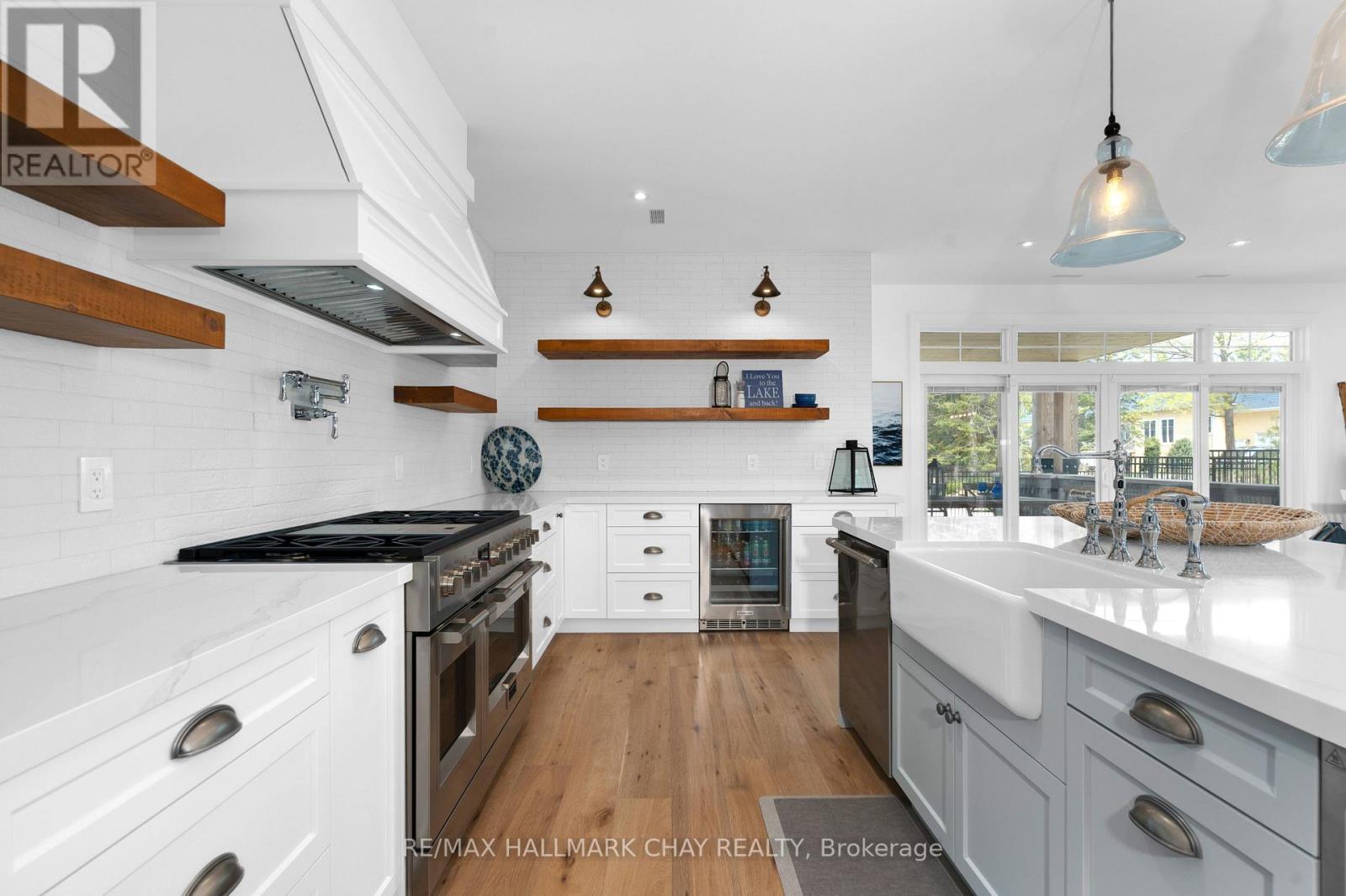 395 Eastdale Drive, Wasaga Beach, Ontario  L9Z 2P4 - Photo 12 - S12910050