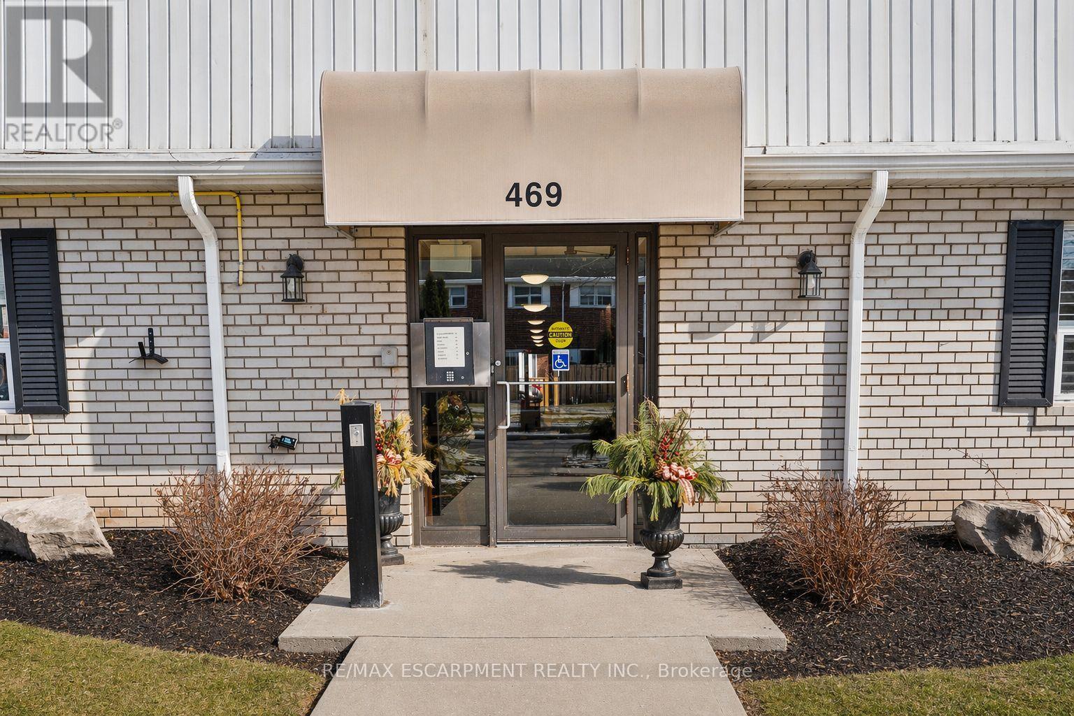 5 - 469 Claridge Road, Burlington, Ontario  L7N 2S1 - Photo 2 - W12836216